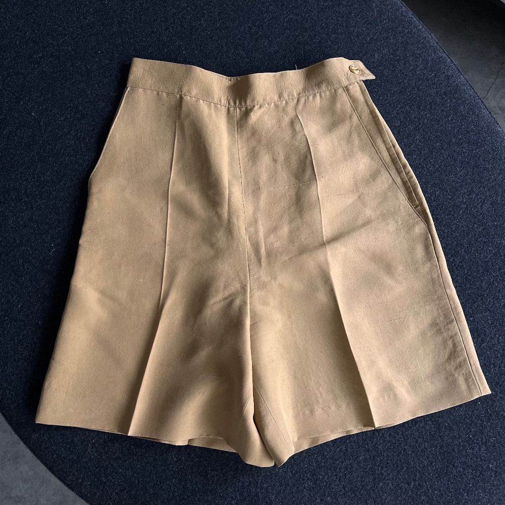Max Mara 〰️ Knee Length High Waist Shorts 〰️ SILK 〰️ VINTAGE